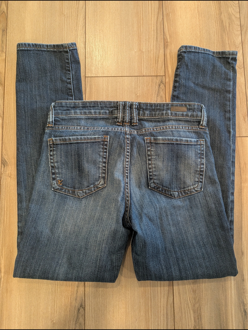 Kut from the Kloth Straight Leg Jeans in Medium Blue Wash